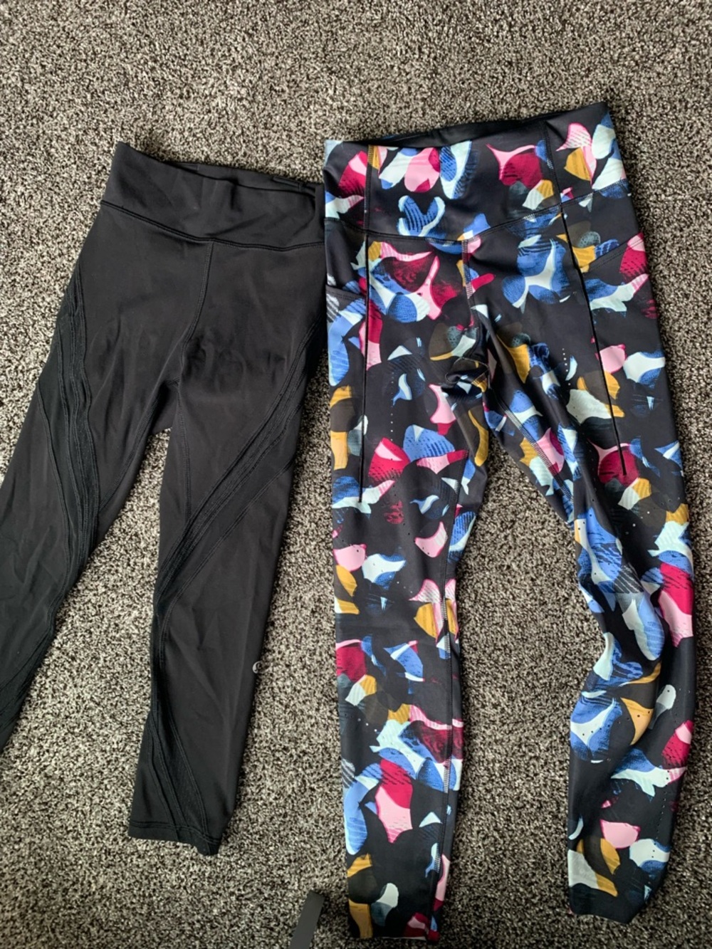 Black & Multicolor capri leggings